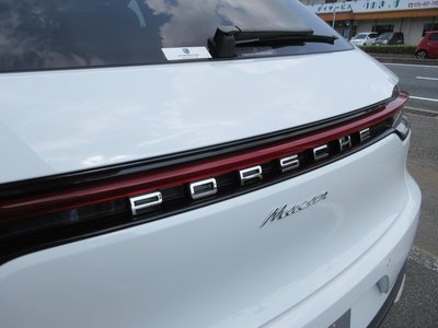2019 Porsche MACAN — миниатюра 23