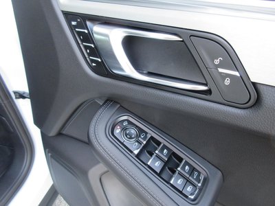 2019 Porsche MACAN — миниатюра 64