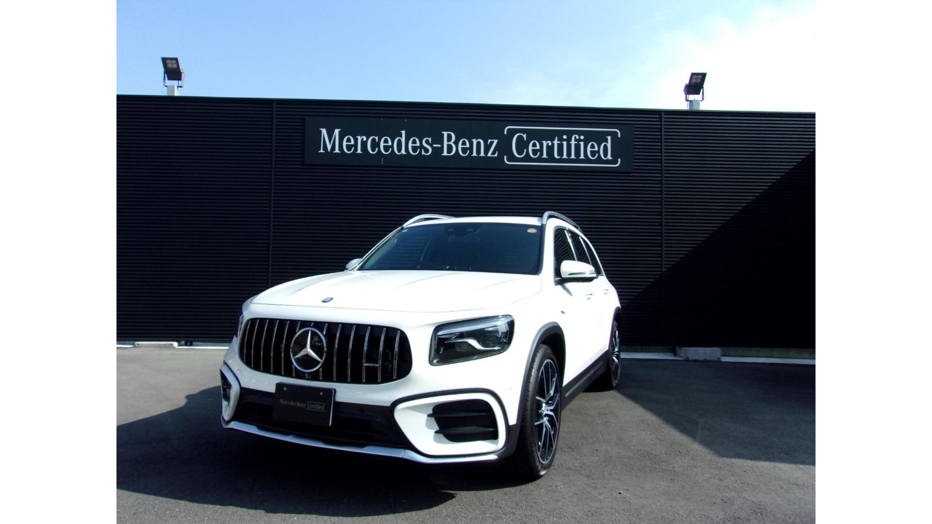 MERCEDES-BENZ GLB AMG - View 1