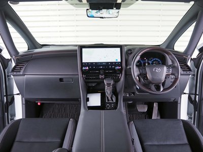 2025 Toyota ALPHARD photo 3