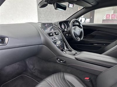 2017 Aston Martin DB11 — фото 12