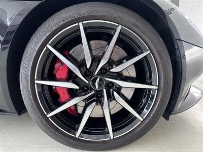 ASTON MARTIN DB11 - 9