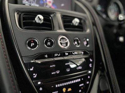 2017 Aston Martin DB11 — миниатюра 23