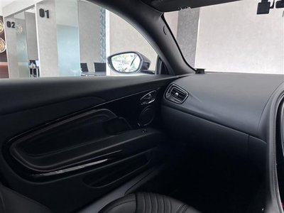 2017 Aston Martin DB11 — миниатюра 32
