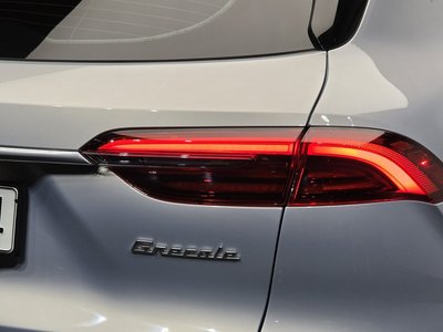 صورة 10 لـ 2023 Maserati GRECALE
