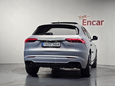 صورة 4 لـ 2023 Maserati GRECALE