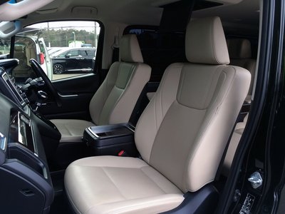 TOYOTA GRAND ACE - 8