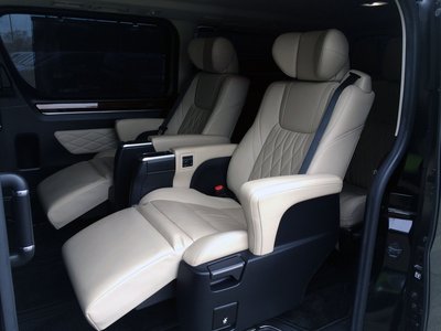 TOYOTA GRAND ACE - 10