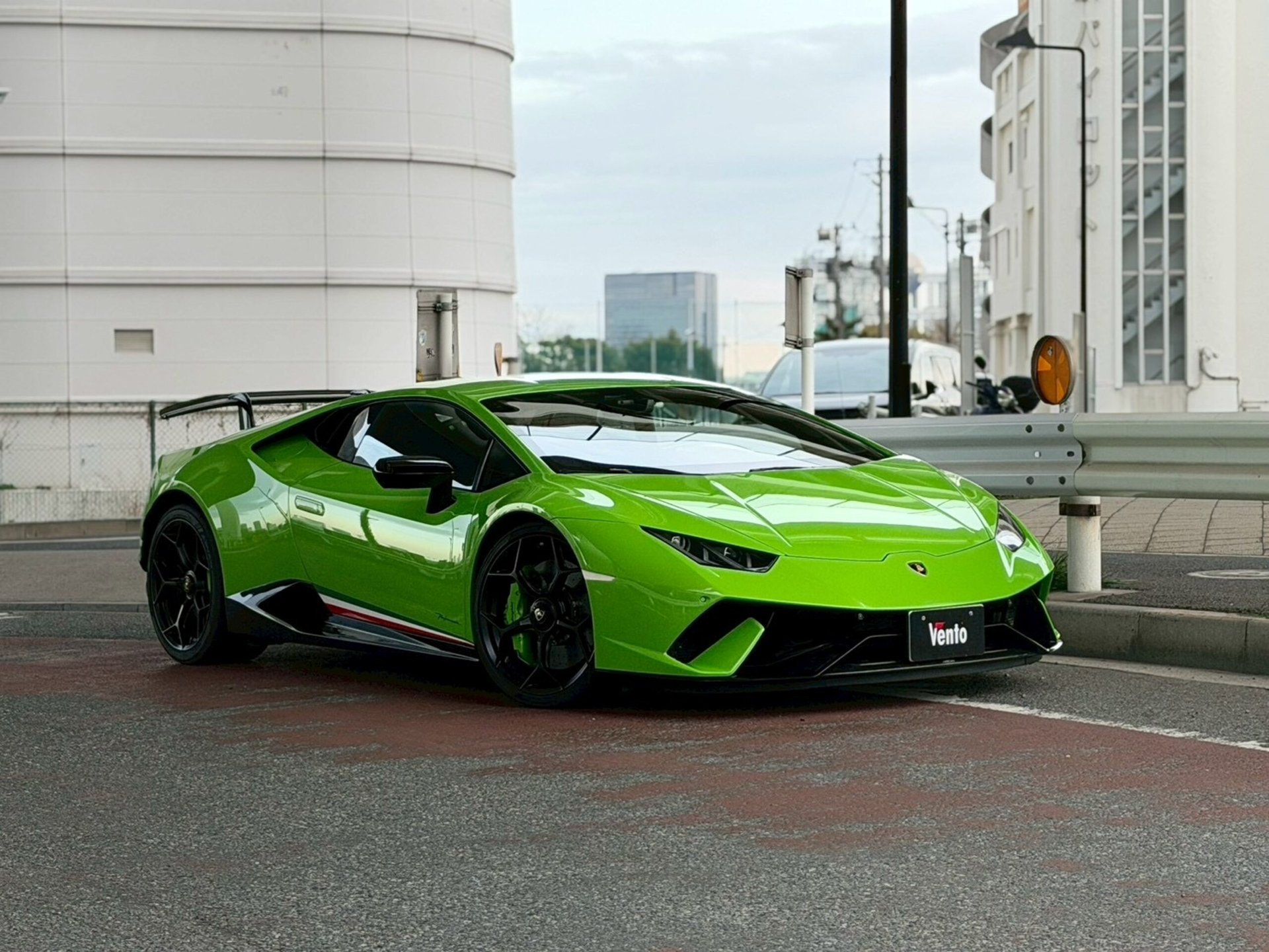 LAMBORGHINI HURACAN - View 1