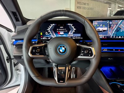 2025 BMW 5 SERIES — миниатюра 15