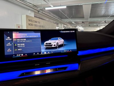 2025 BMW 5 SERIES — миниатюра 14