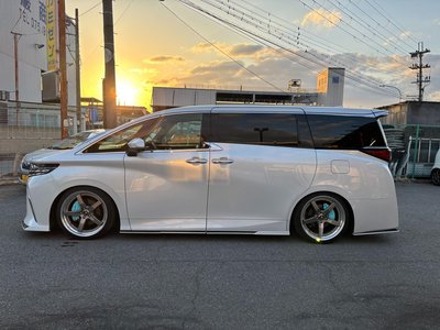 TOYOTA ALPHARD - 8