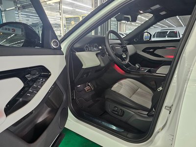 صورة 10 لـ 2025 LAND Rover RANGE ROVER EVOQUE