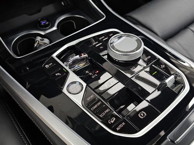 صورة 9 لـ 2025 BMW X5