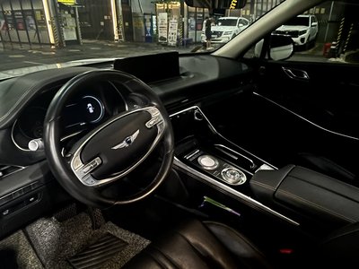 صورة 10 لـ 2021 Genesis GV80