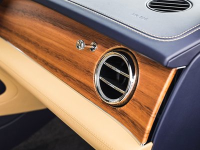 2023 Bentley BENTAYGA thumbnail 35