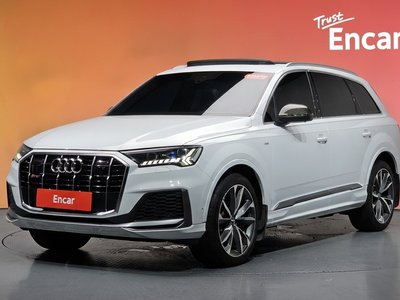 2020 AUDI Q7 — фото 1