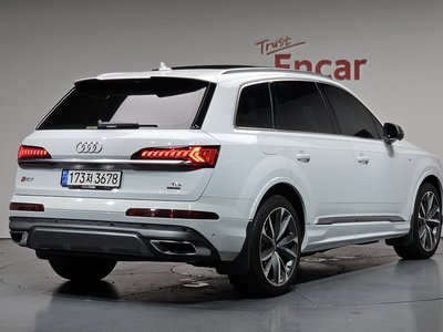 2020 AUDI Q7 — фото 2