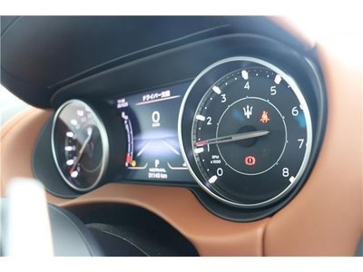 MASERATI LEVANTE - 10