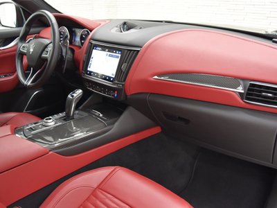 2022 Maserati LEVANTE — фото 8