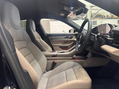 2025 Porsche TAYCAN 缩略图 16