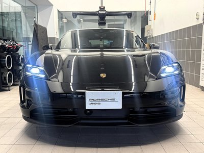 2025 Porsche TAYCAN photo 2