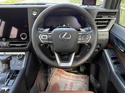 صورة مصغرة 16 لـ 2025 Lexus GX