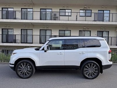صورة 5 لـ 2025 Lexus GX