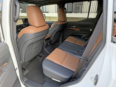صورة مصغرة 32 لـ 2025 Lexus GX