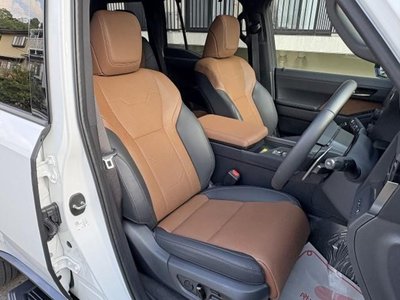 صورة 9 لـ 2025 Lexus GX