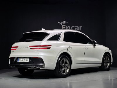 صورة 4 لـ 2024 Genesis GV70