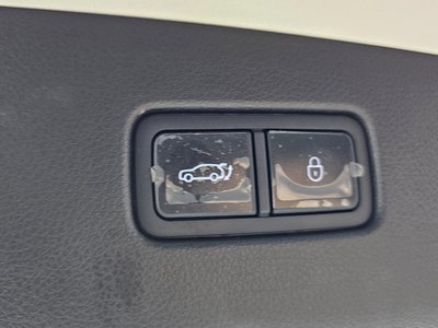 2024 Genesis GV70 thumbnail 32