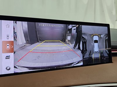 2024 Genesis GV70 thumbnail 21