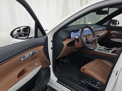 2024 Genesis GV70 thumbnail 13