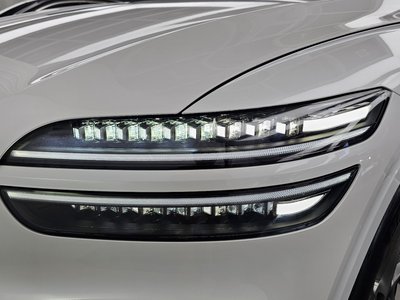 صورة 9 لـ 2024 Genesis GV70