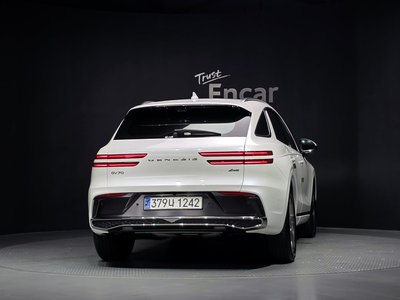 صورة 3 لـ 2024 Genesis GV70