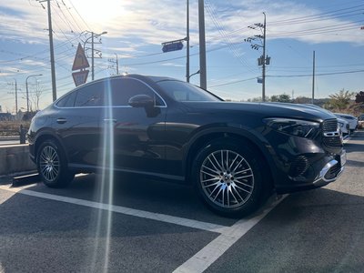 2025 Mercedes-BENZ GLC photo 4