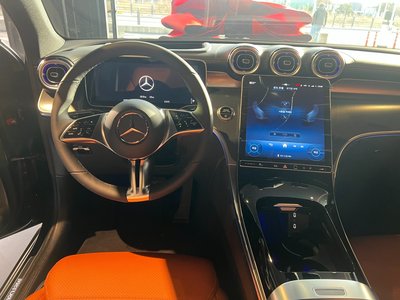 2025 Mercedes-BENZ GLC photo 9