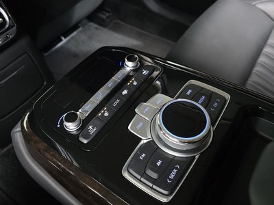 2019 Genesis G90 缩略图 18