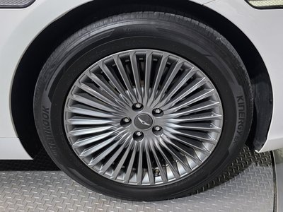 صورة 6 لـ 2019 Genesis G90