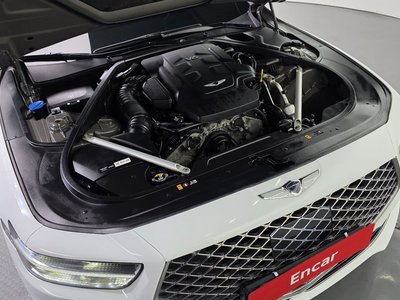 صورة 7 لـ 2019 Genesis G90