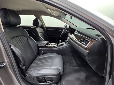 صورة 10 لـ 2019 Genesis G90
