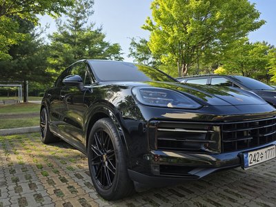 PORSCHE CAYENNE - 1