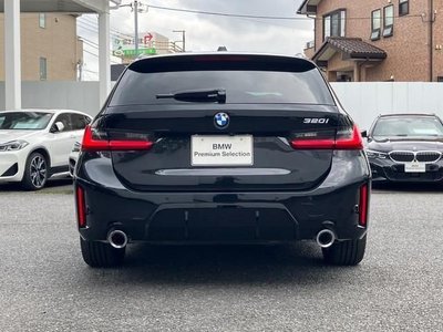 2025 BMW 3 SERIES photo 2