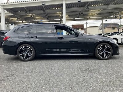 2025 BMW 3 SERIES photo 4