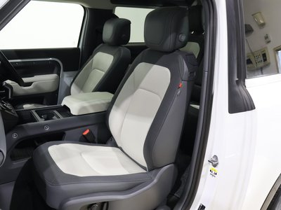 LAND ROVER DEFENDER - 3