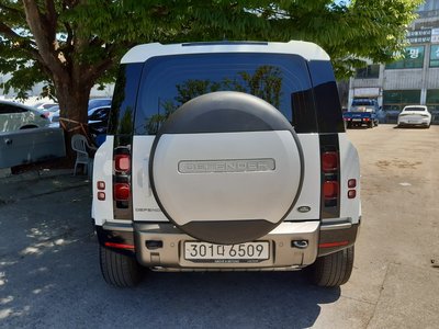 LAND ROVER DEFENDER - 3