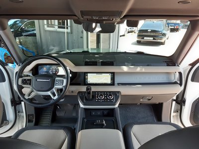 LAND ROVER DEFENDER - 5
