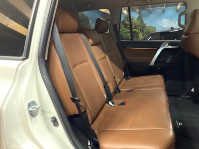 TOYOTA LAND CRUISER PRADO - 9