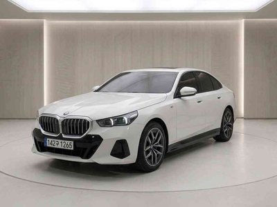 BMW 5 SERIES - 1